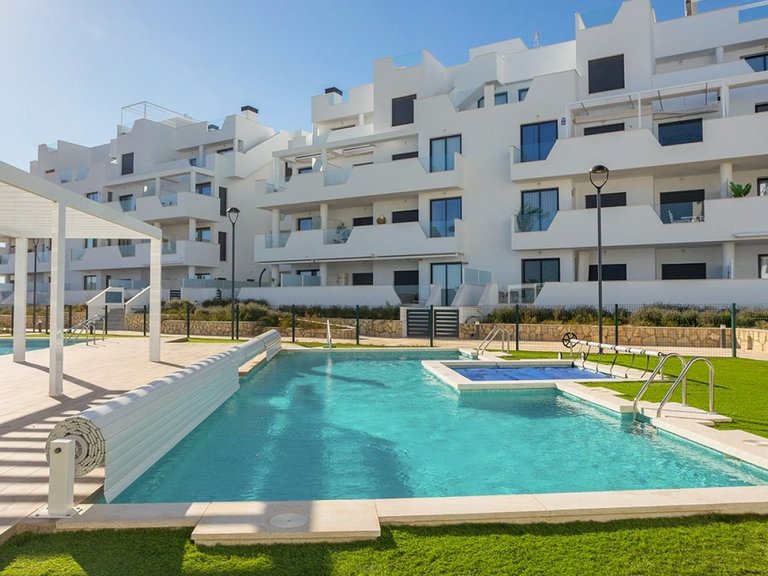 Apartment for Sale in Santa Rosalia Lake And Life Resort, Murcia 2