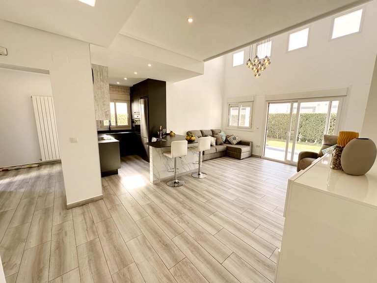 Villa for Sale in Inland La Torre Golf Resort, Murcia 18