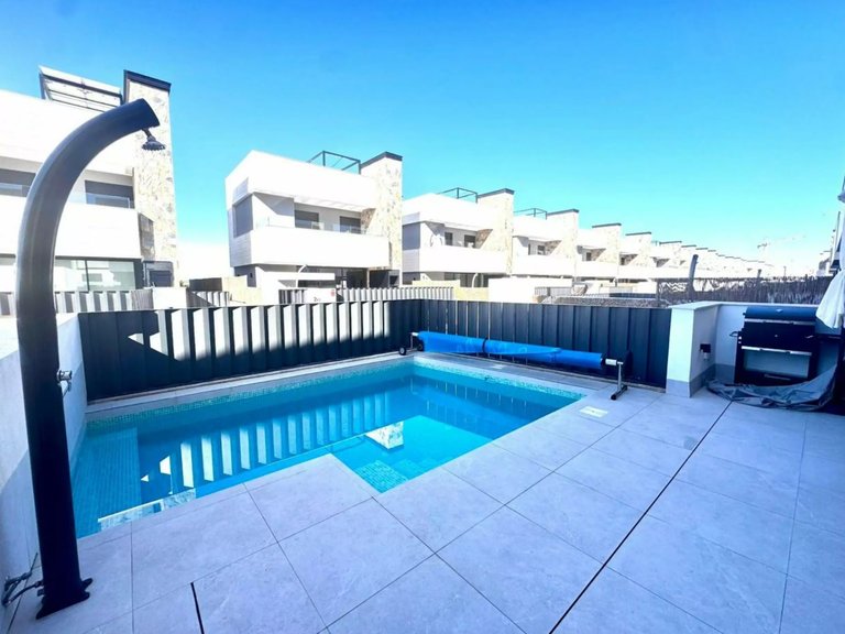 Villa for Sale in Santa Rosalia Lake And Life Resort, Murcia 5