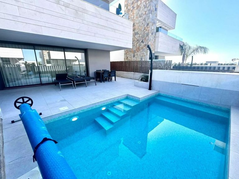 Villa for Sale in Santa Rosalia Lake And Life Resort, Murcia 1