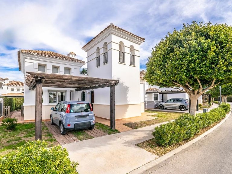Villa for Sale in La Torre Golf Resort, Murcia 1
