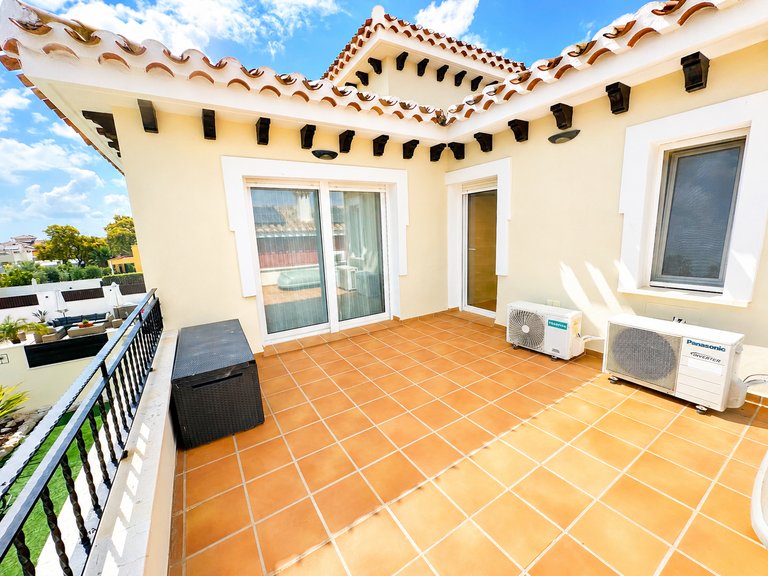 Villa for Sale in Mar Menor Golf Resort, Murcia 38