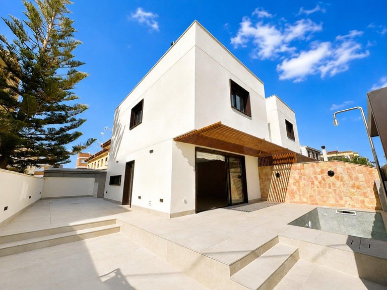 Villa for Sale in Santiago De La Ribera, Murcia 1