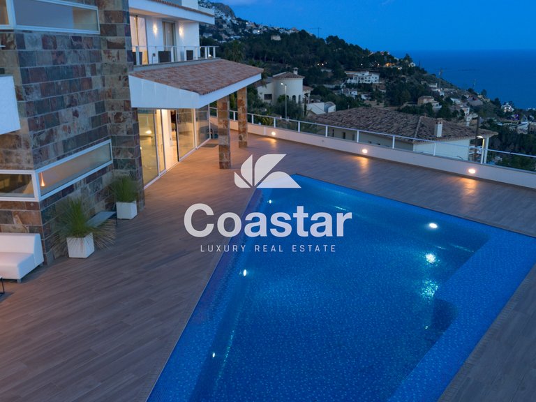Modern Luxury With Breathtaking Views In Altea 16