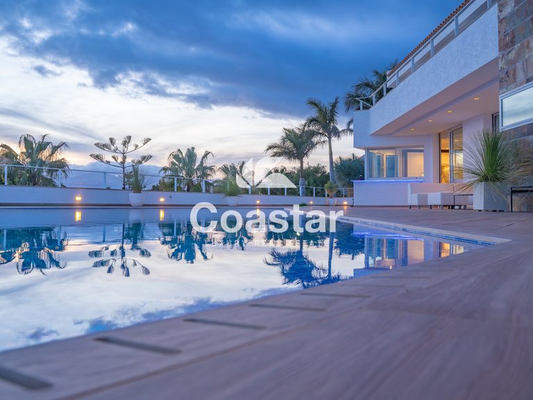 Modern Luxury With Breathtaking Views In Altea 5