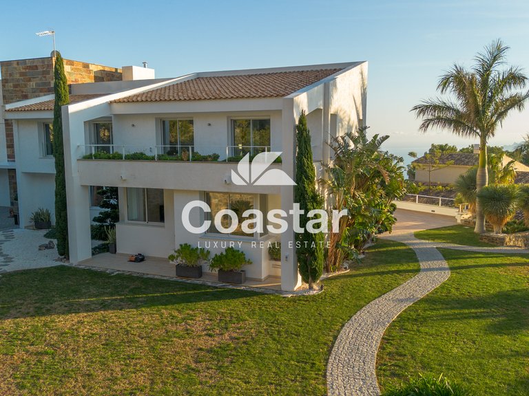 Modern Luxury With Breathtaking Views In Altea 19