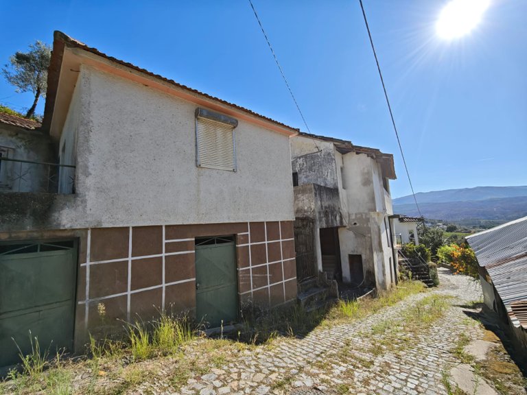 Country house for sale in Codeçoso, Braga, Portugal 2