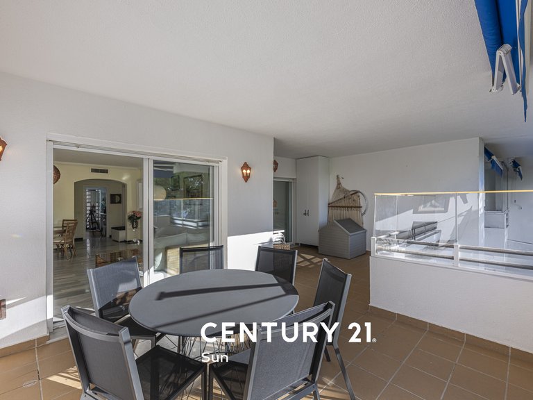 Apartment for sale in Puerto Banús, Málaga 11