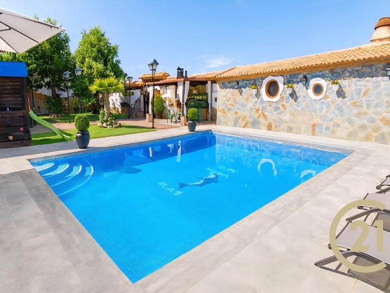 House with 3 Apartments for sale in Arriate, Ronda, Málaga 2
