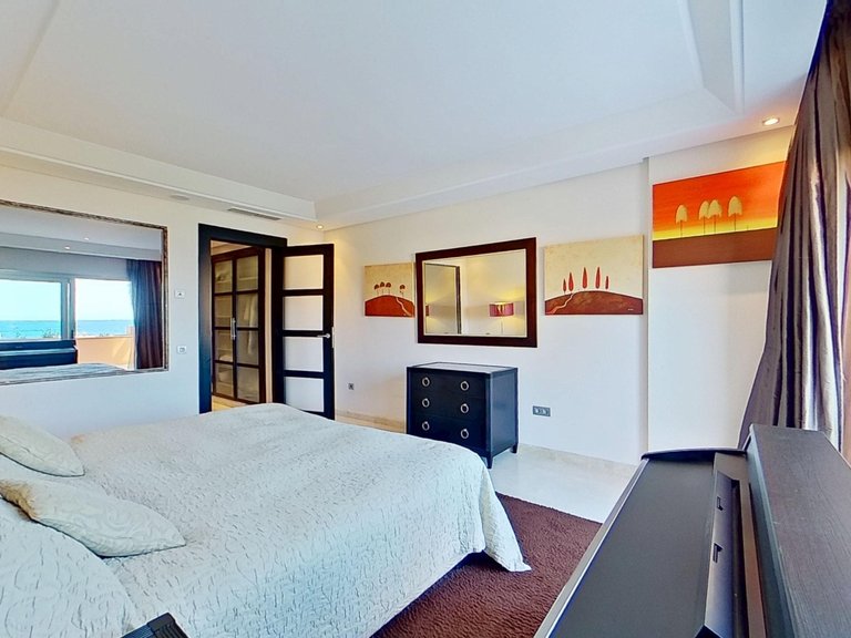 Unique frontline beach penthouse with panoramic sea views ! - Reserva de los Monteros, Marbella 15