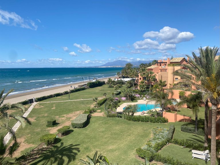 Unique frontline beach penthouse with panoramic sea views ! - Reserva de los Monteros, Marbella 1