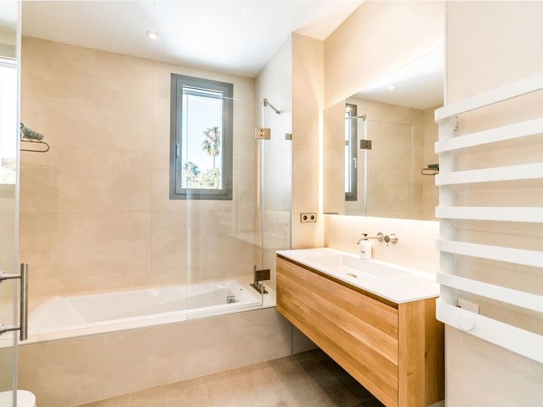 Villa for Sale in Marbella, Malaga 20