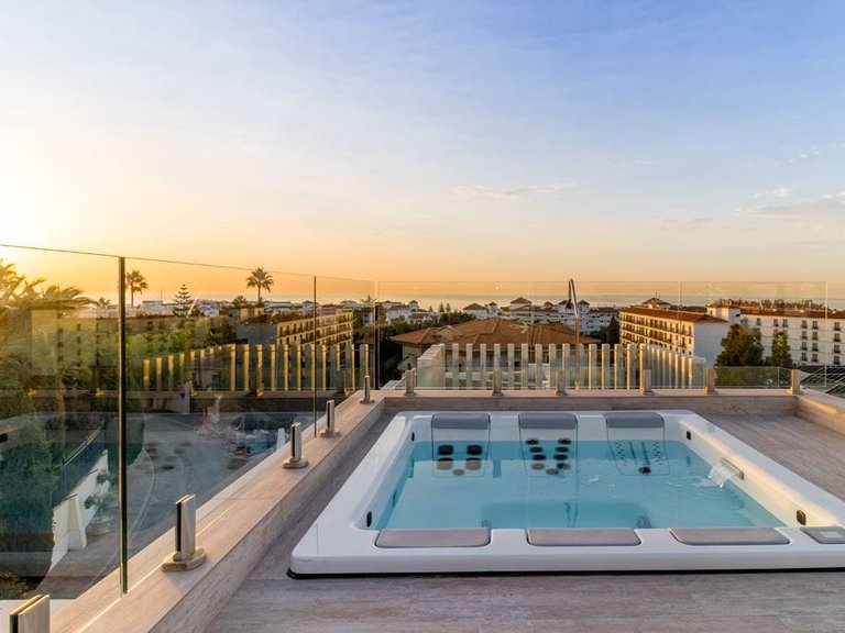 Villa for Sale in Marbella, Malaga 24