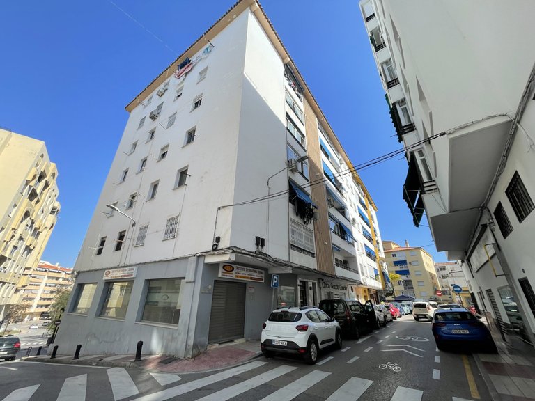 MARBELLA PISO CENTRICO con inquilino hasta julio-26 2