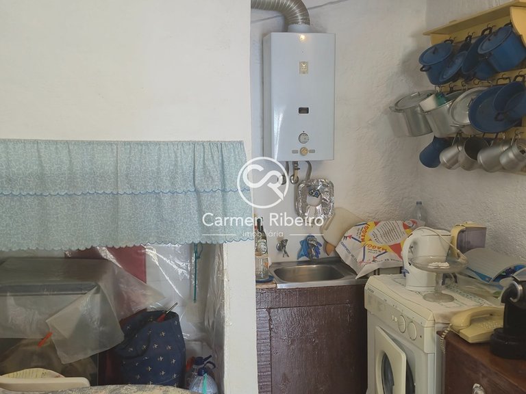 Moradia geminada terrea T2 de gaveto com quintal em São Bento do Cortiço 15