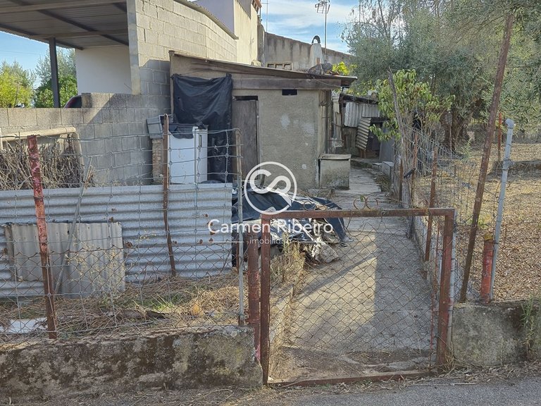 Moradia geminada terrea T2 de gaveto com quintal em São Bento do Cortiço 13