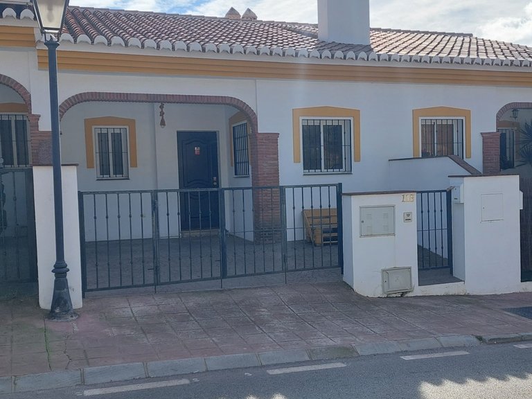 Newly built 4-bedroom townhouse 1