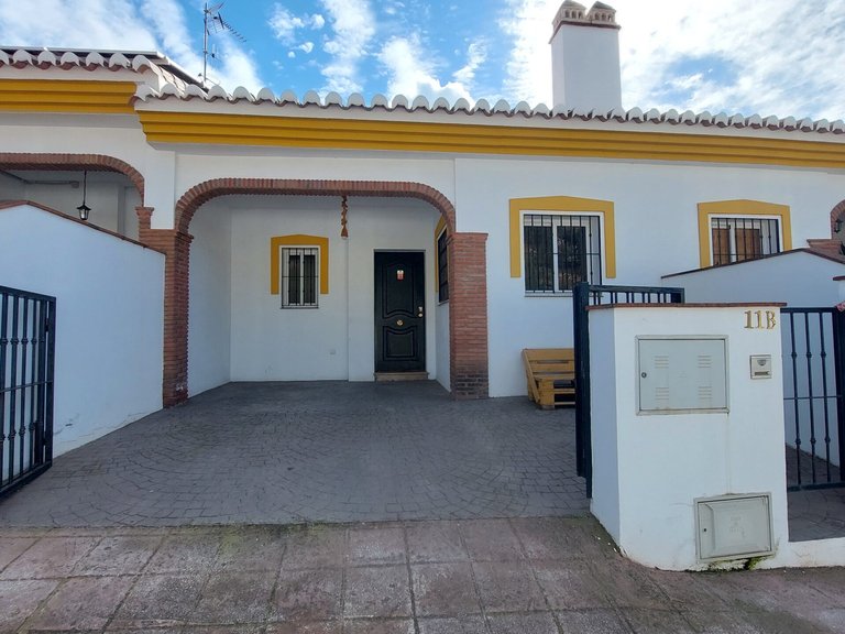 Newly built 4-bedroom townhouse 2