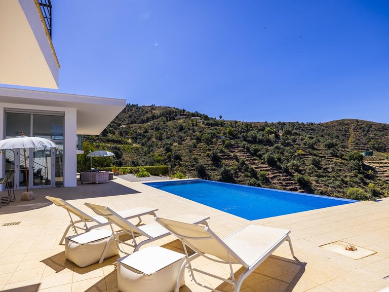 Prestigious Seaview Estate 4