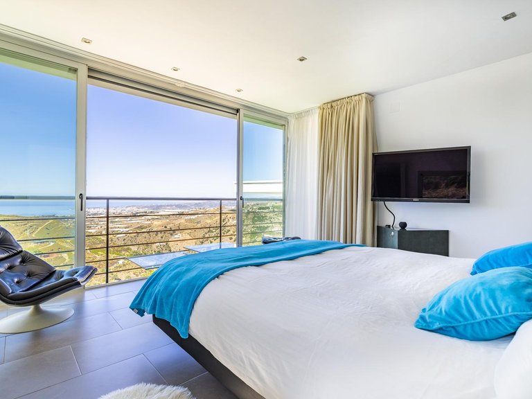 Prestigious Seaview Estate 6