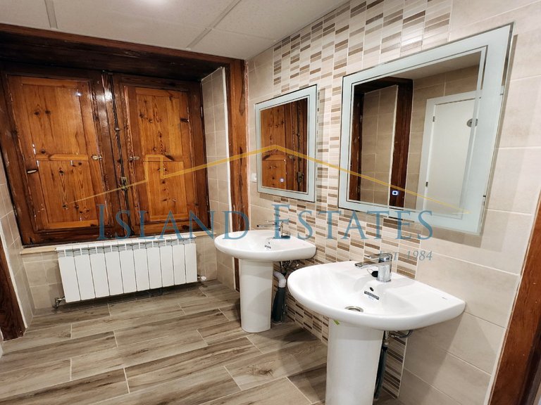 Small Hotel/B&B in Tenerife available on a Commercial Lease 8