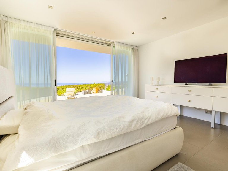 Prestigious Seaview Estate 11