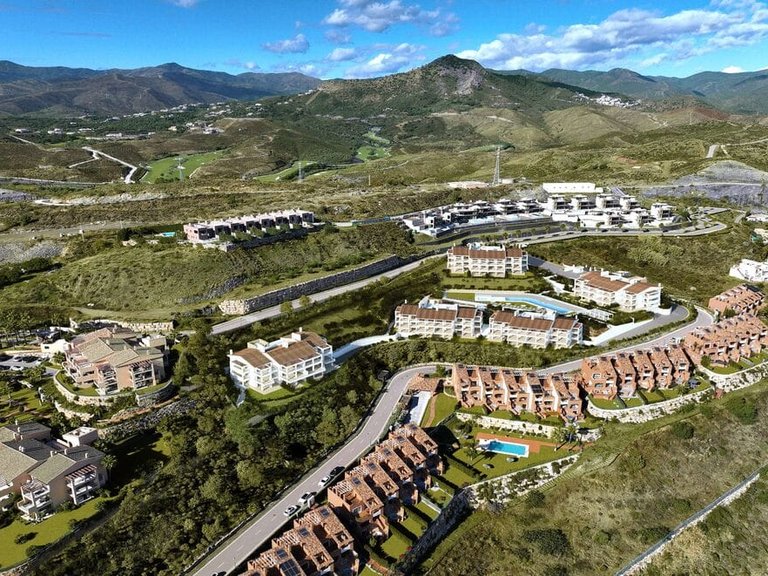 Apartment for Sale in Benahavis, Malaga 5