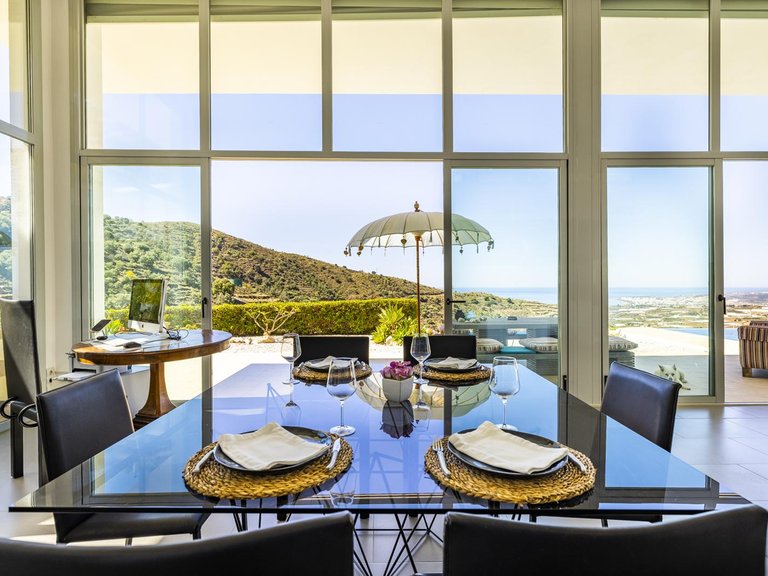 Prestigious Seaview Estate 14