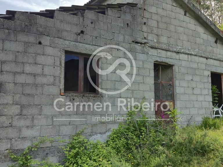 Ruina para restauro em Rossas - Vieira do Minho com terreno 2