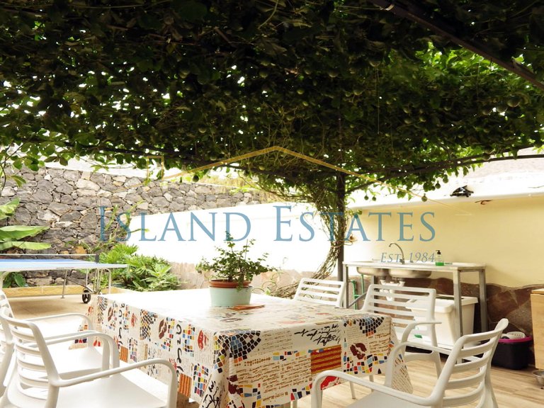 Spacious 4 bedroom (Converted) Townhouse in Tenerife South 1