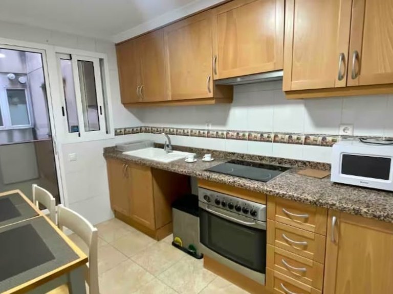 AMPLIO APARTAMENTO REFORMADO EN DÉNIA CERCA DEL TRAM, PUERTO Y PLAYAS 10