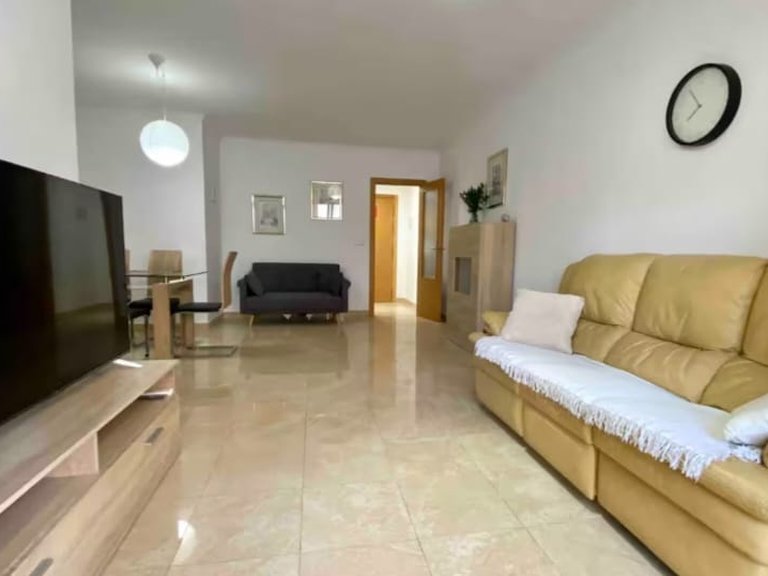 AMPLIO APARTAMENTO REFORMADO EN DÉNIA CERCA DEL TRAM, PUERTO Y PLAYAS 2