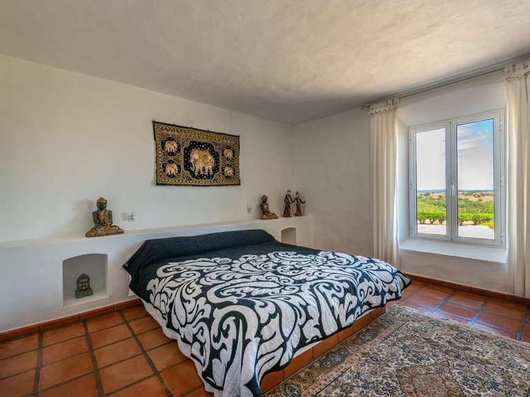 Villa for Sale in Loule, Algarve 16