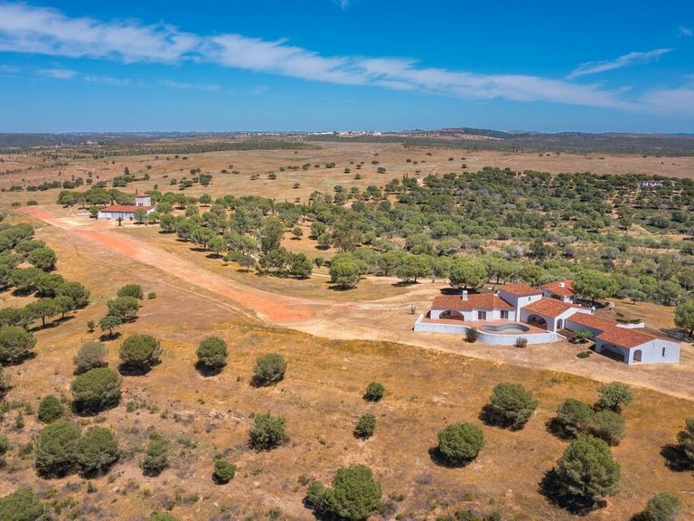 Villa for Sale in Loule, Algarve 2
