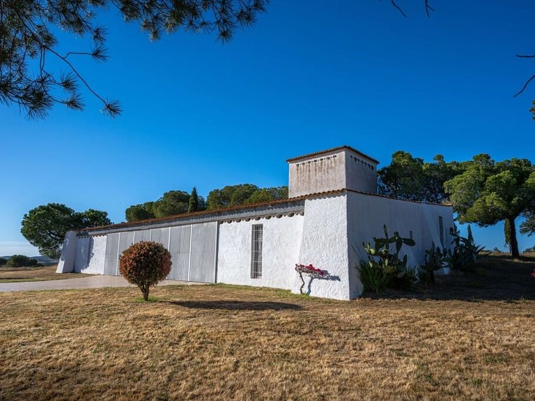 Villa for Sale in Loule, Algarve 5