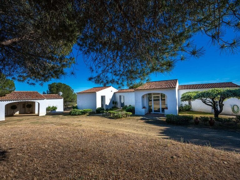Villa for Sale in Loule, Algarve 6