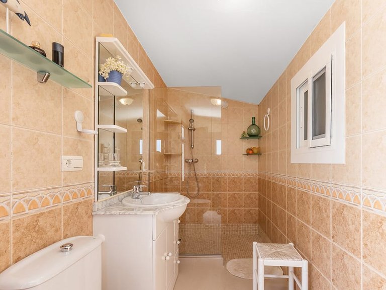 Villa for Sale in Punta Prima, Alicante 20