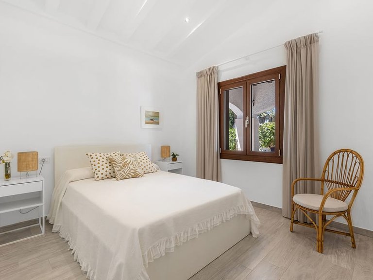Villa for Sale in Punta Prima, Alicante 25