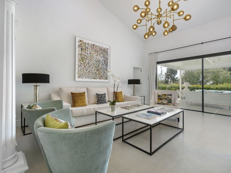 Detached villa for sale in Guadalmina 17