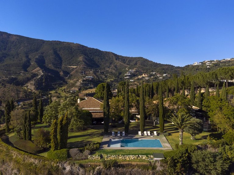 Detached villa for sale in La Zagaleta 22