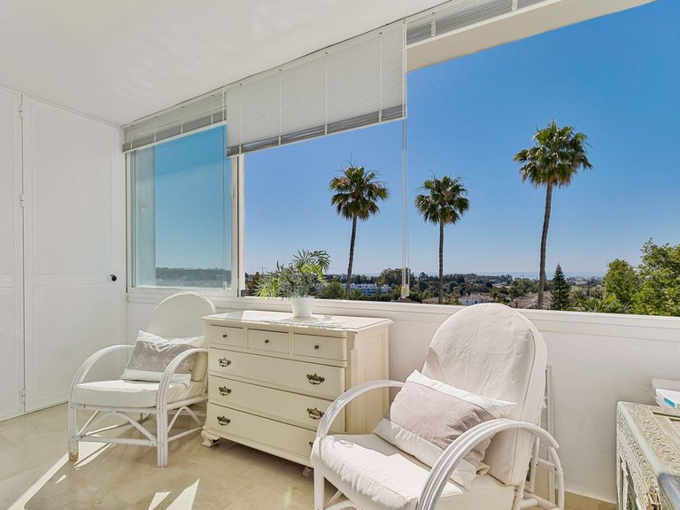 Apartment for sale in Guadalmina 12