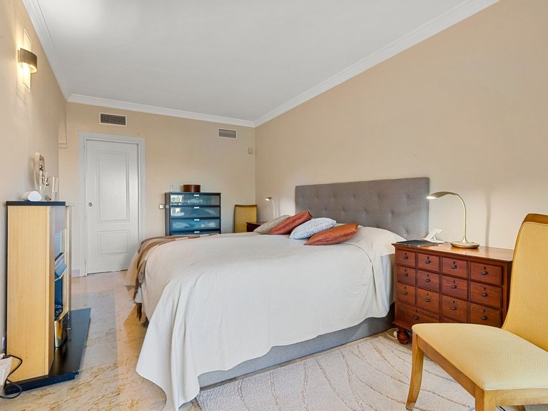 Penthouse for sale in Atalaya Estepona 18