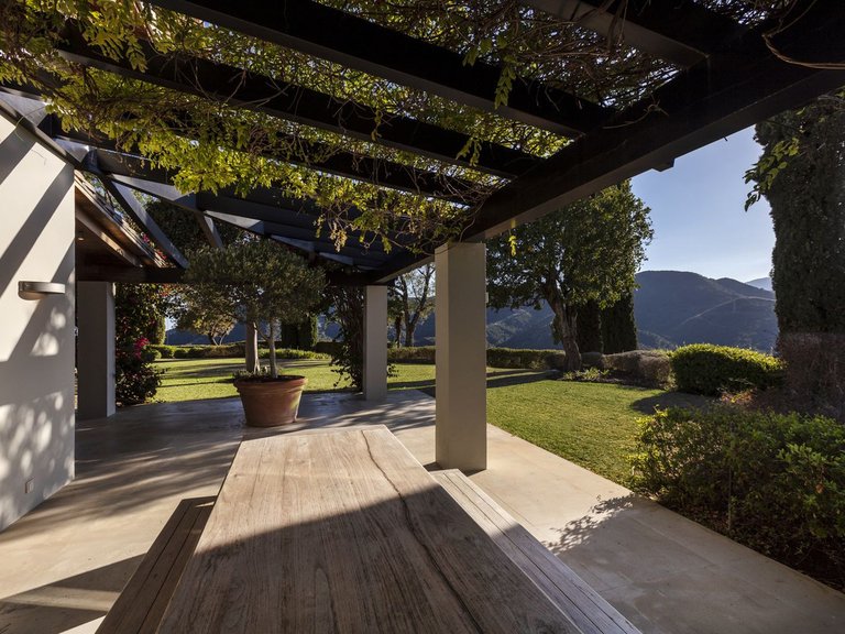 Detached villa for sale in La Zagaleta 21