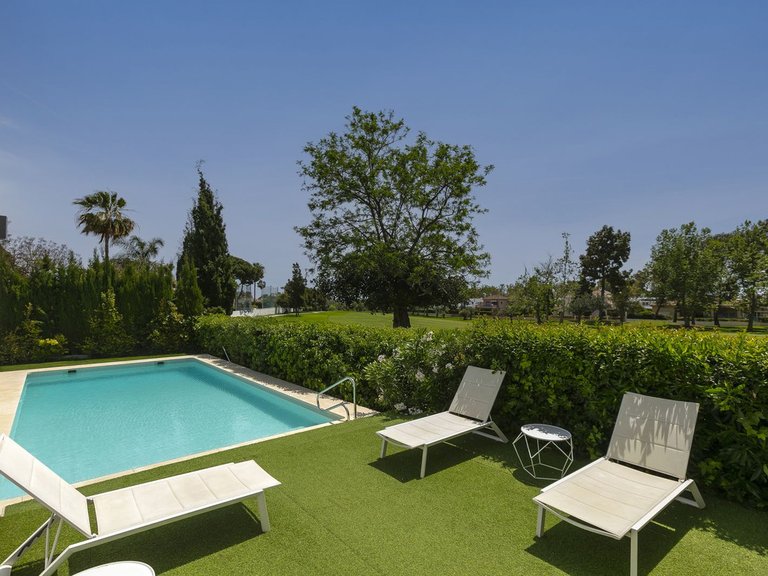 Detached villa for sale in Guadalmina 11