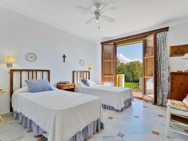 Townhouse for sale in Guadalmina 12