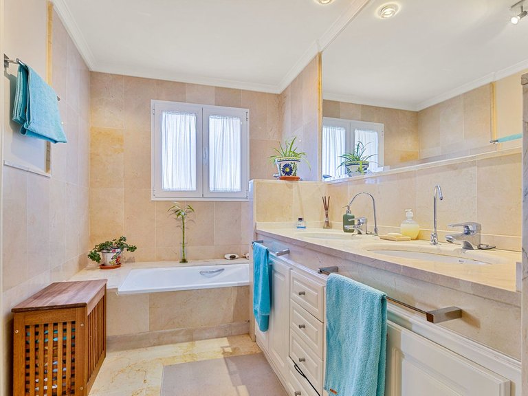 Penthouse for sale in Atalaya Estepona 15