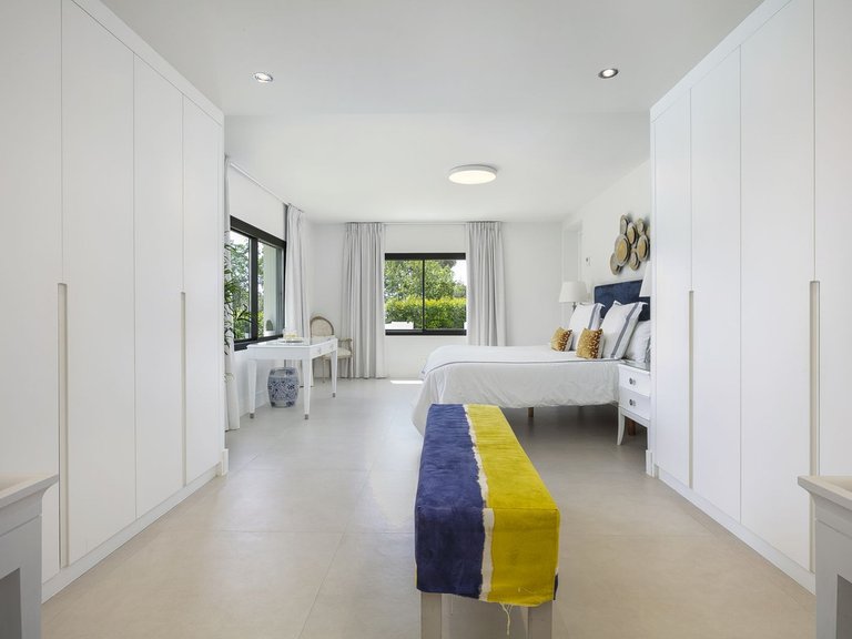 Detached villa for sale in Guadalmina 10