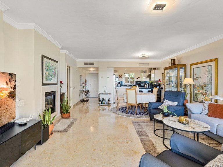 Penthouse for sale in Atalaya Estepona 13