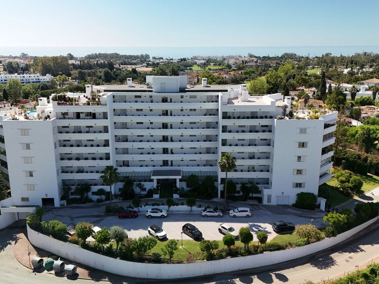Apartment for sale in Guadalmina 5