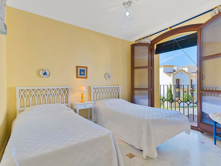 Townhouse for sale in Guadalmina 10